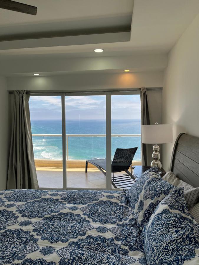 Beachfront 4 Bedroom Penthouse - Pool Steps To Beach & Mins To Downtown Rosarito Esterno foto